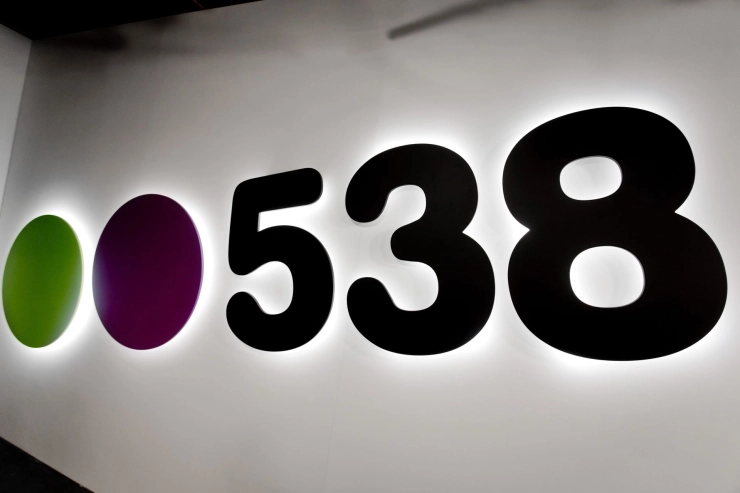 ‘Vanaf 2017 domineren drie grote partijen de radio’