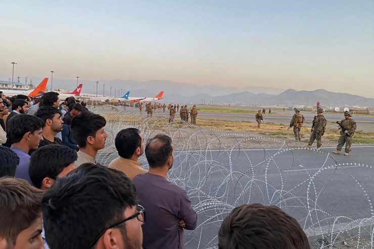 Fixers moeten snel weg uit Afghanistan, ‘anders is het te laat’