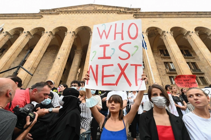Parlementsgebouw Tbilisi bestormd in nasleep dood cameraman
