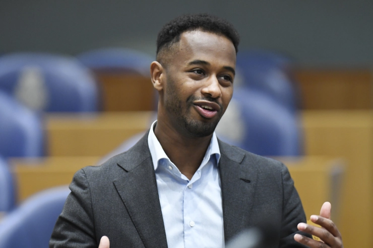Openbaar Ministerie vervolgt Johan Derksen niet om uitspraak over Habtamu de Hoop, uitspraak is wel ‘beledigend’