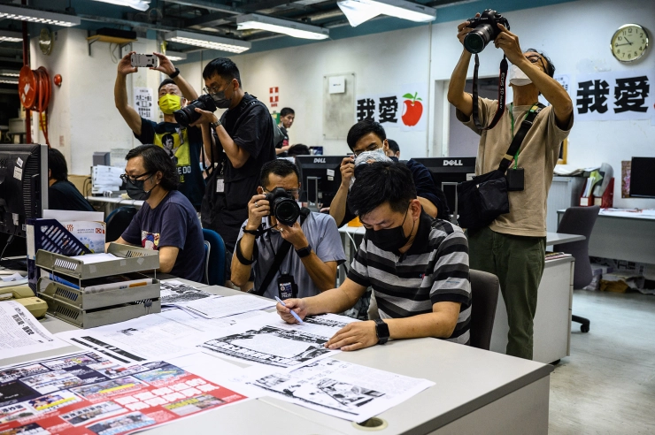 Hongkong: oud-hoofdredacteur opgedoekte Apple Daily opgepakt