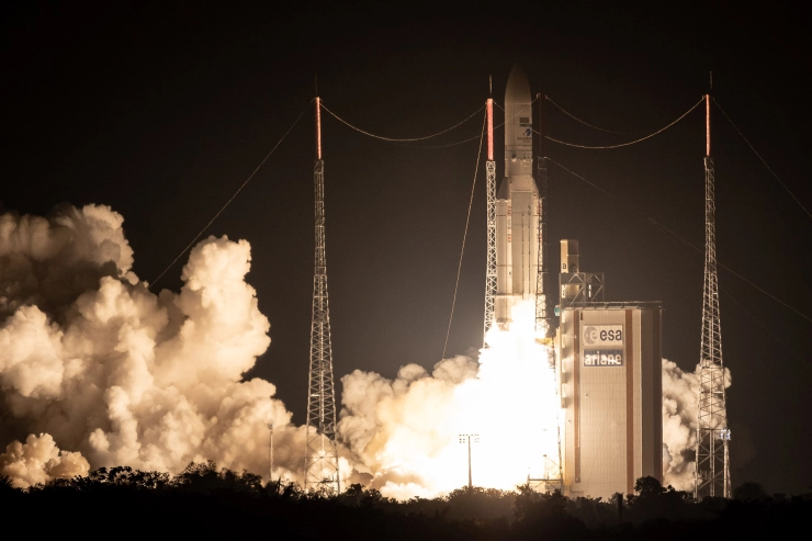 Facebook brengt eigen experimentele satelliet in de ruimte