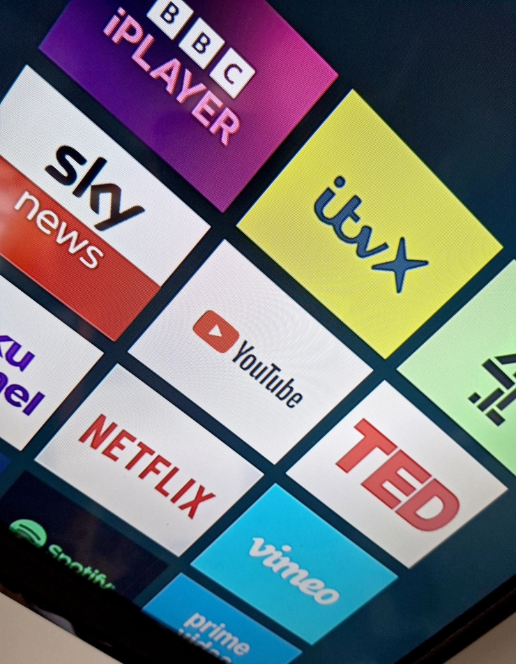 VK wil dat internationale streamingdiensten moeten voldoen aan dezelfde regels als BBC