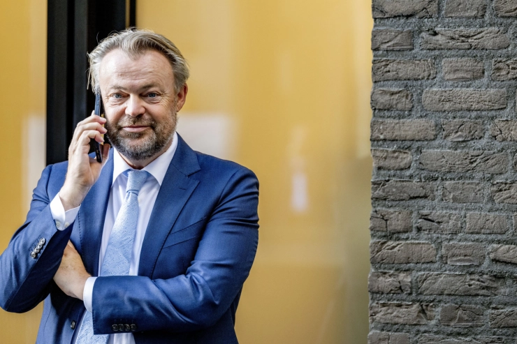 Bert Huisjes stapt ‘tijdelijk opzij’ als hoofdredacteur-bestuurder van Omroep WNL