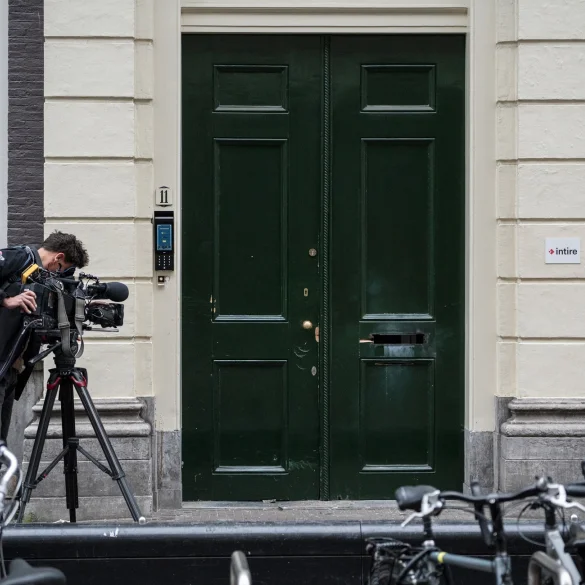 Telegraaf voert briefschrijver die aanslag op D66-kantoor relativeerde onder pseudoniem op
