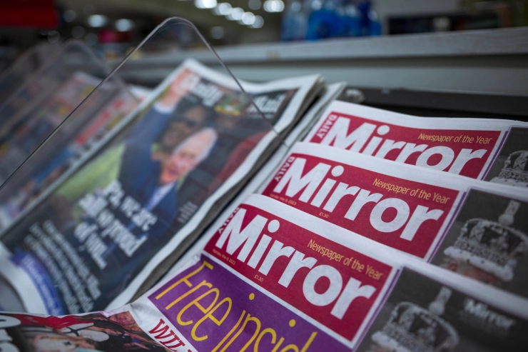 Tabloid-uitgever Mirror Group zegt sorry voor onwettig bijeenharken van informatie over prins Harry