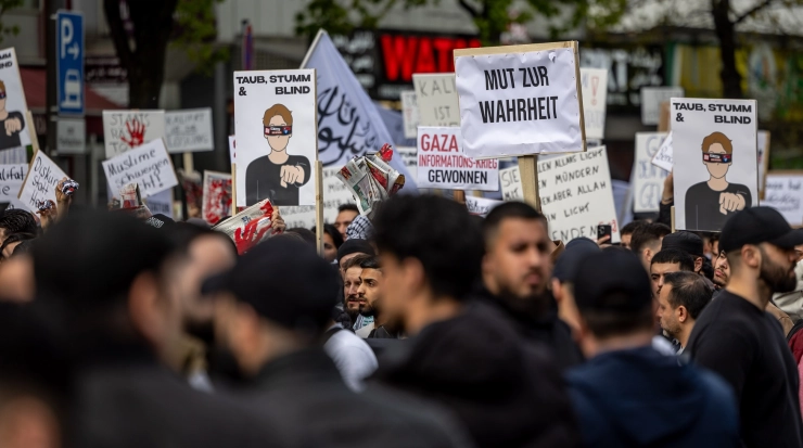 Meer dan duizend mensen in Hamburg demonstreren tegen “moslimvijandigheid van politiek en media”