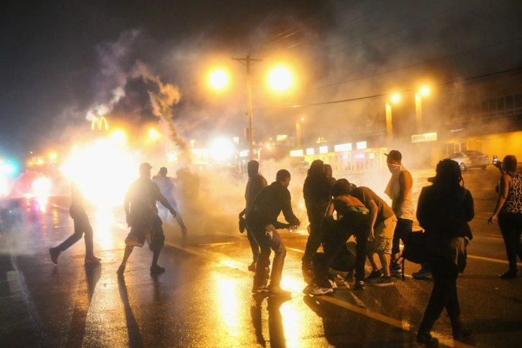 Journalisten klagen politie Ferguson aan