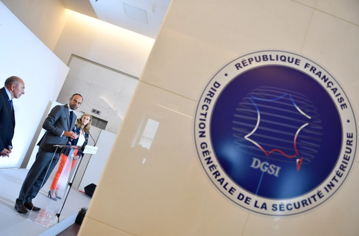 Franse veiligheidsdienst sommeert onderzoeksjournalisten na onthullingen over wapenleveranties
