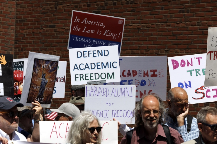 Harvard-studentenkrant corrigeert New York Times-berichtgeving over mogelijke schikking