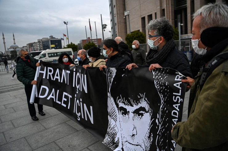Weer vonnissen in moordzaak van Turks-Armeense journalist Hrant Dink