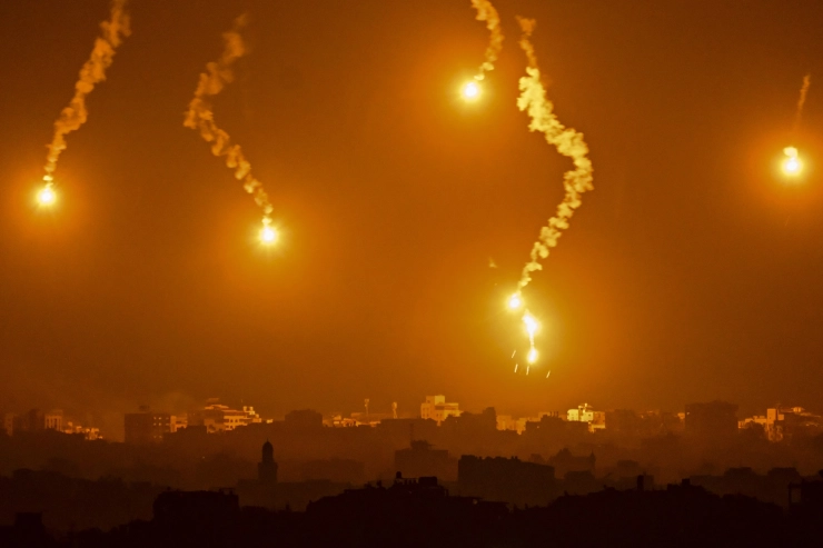 Internet en telecommunicatie in de Gazastrook zijn volgens Palestijns telecombedrijf Paltel weer afgesloten