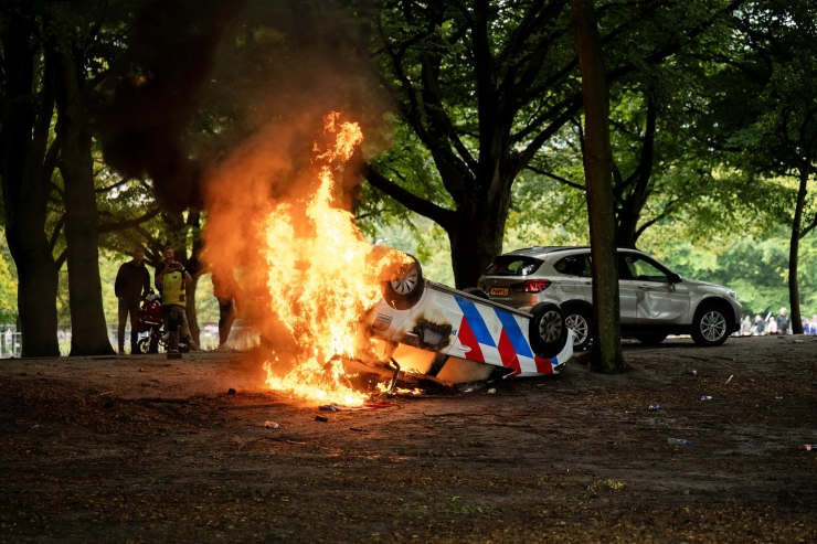 Zes journalisten gewond bij rellen Den Haag na demonstratie tegen asielbeleid