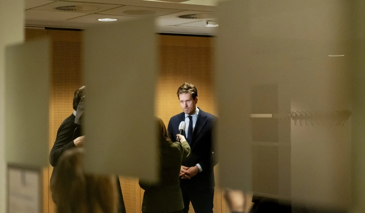 Staatsscretaris Karremans (VVD) komt met advies over social media-gebruik kinderen
