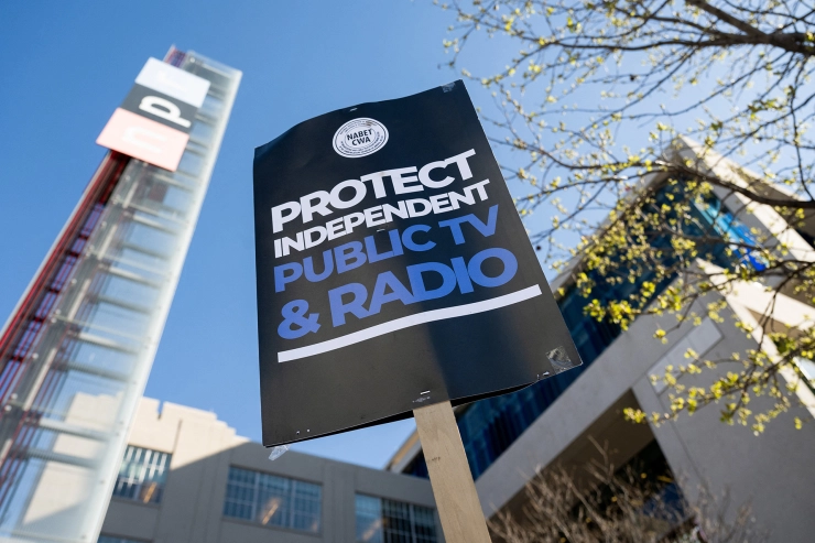 VS: bezuinigingsplannen publieke radio en tv passeren Senaat