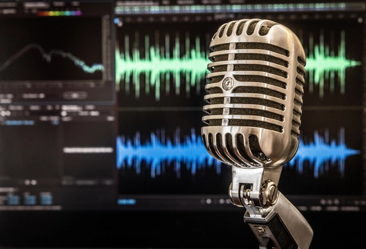Deze podcasts moet je als journalist luisteren