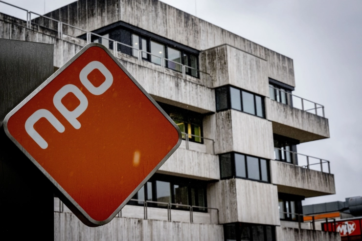 ‘Baantjescaroussel Haagse insiders in top publieke omroep’