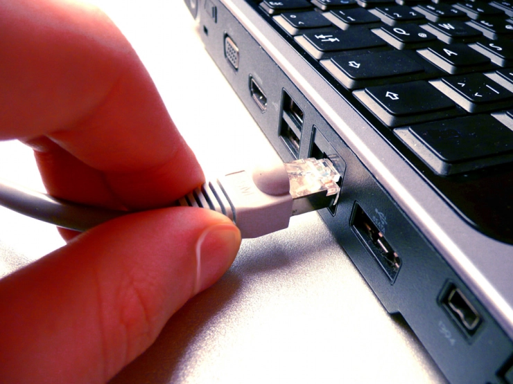 Minder online activiteiten voor omroepen