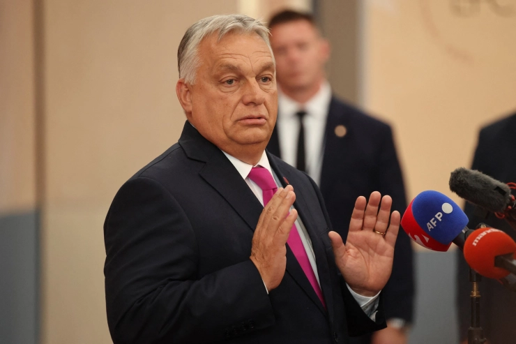 Internationaal journalistiek onderzoek: ‘regering van Orbán betaalt Hongaren om EU te bespioneren’