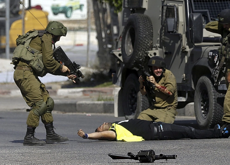 ‘Journalist’ steekt Israëlische soldaat neer