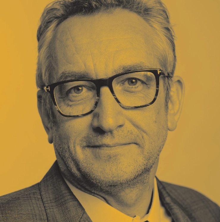 Voormalig NRC-hoofdredacteur Peter Vandermeersch geschorst door Mediahuis na onverifieerbare citaten
