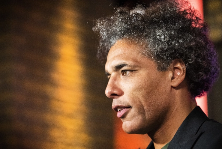 Pierre van Hooijdonk voorlopig niet aan tafel bij Studio Voetbal na uitspraken over Ajax-trainer