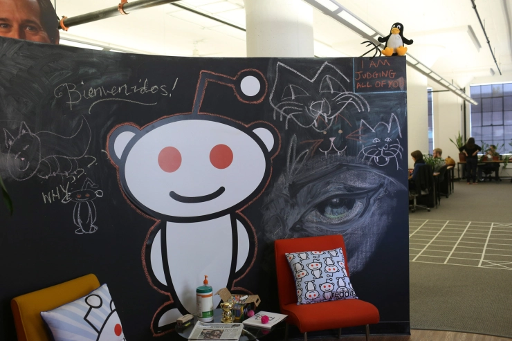 Reddit legt politieke adverteerders aan de ketting: transparantie voorop