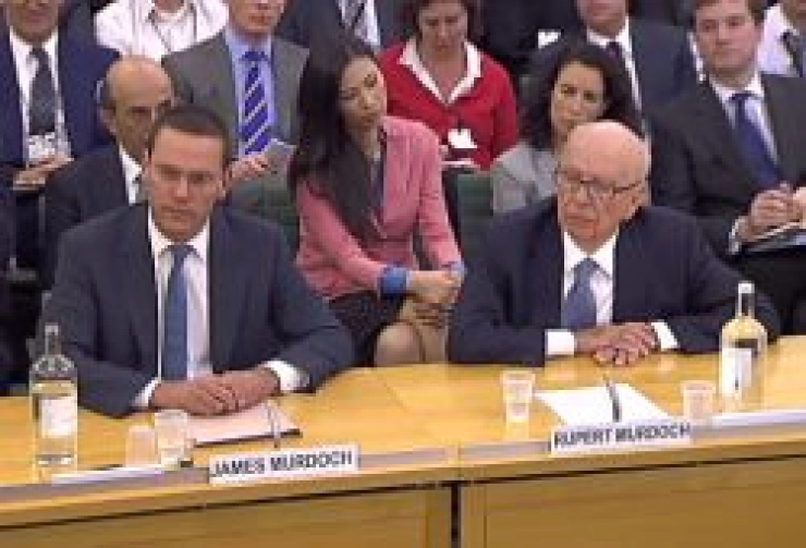 James Murdoch opnieuw voor commissie