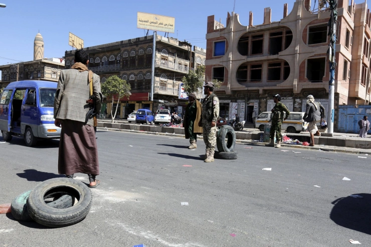 Tientallen medewerkers tv-station vastgehouden in Sanaa