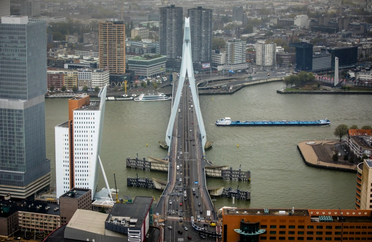 ‘Lokale nieuwsorganisaties Rotterdam schieten te kort’