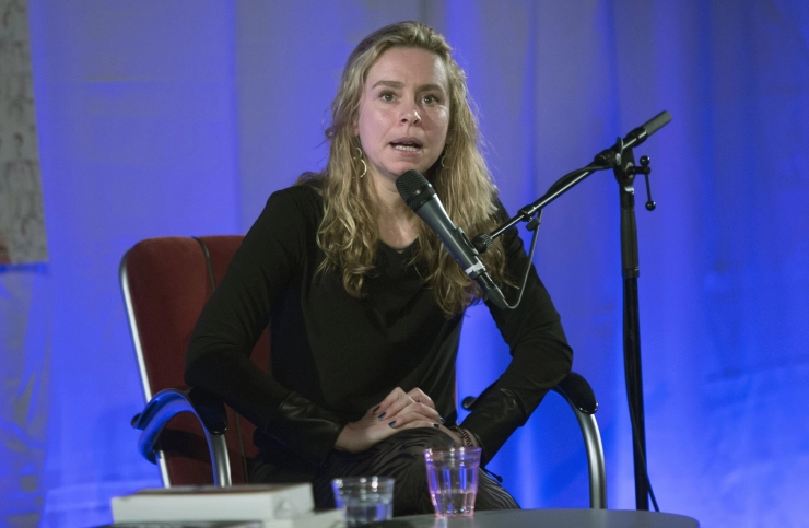 Zoon van documentairemaker Sunny Bergman heeft aangifte gedaan van geweldsincident