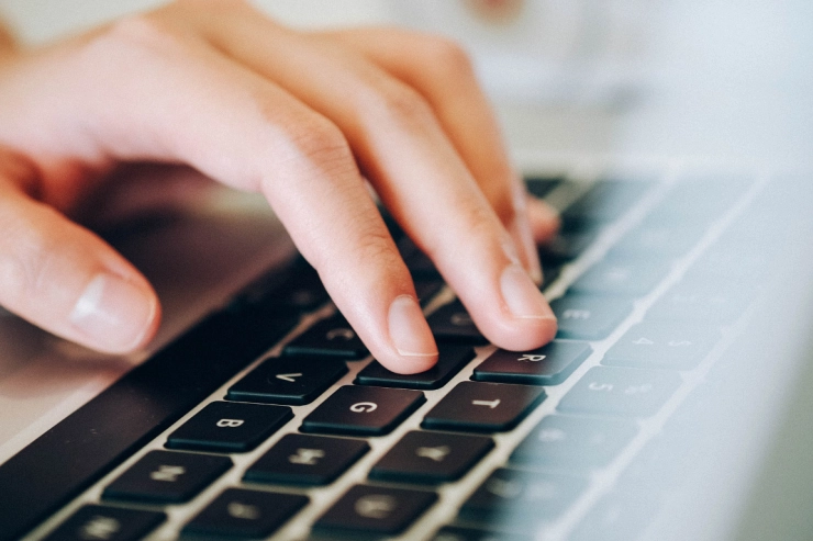 Kwaliteitsjournalistiek in Digitale Transitie: ‘Minder korte nieuwsupdates, meer duiding en analyse’