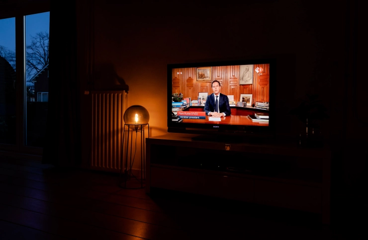 Televisie onder lockdown: meer nieuws, meer verstrooiing, meer on-demand