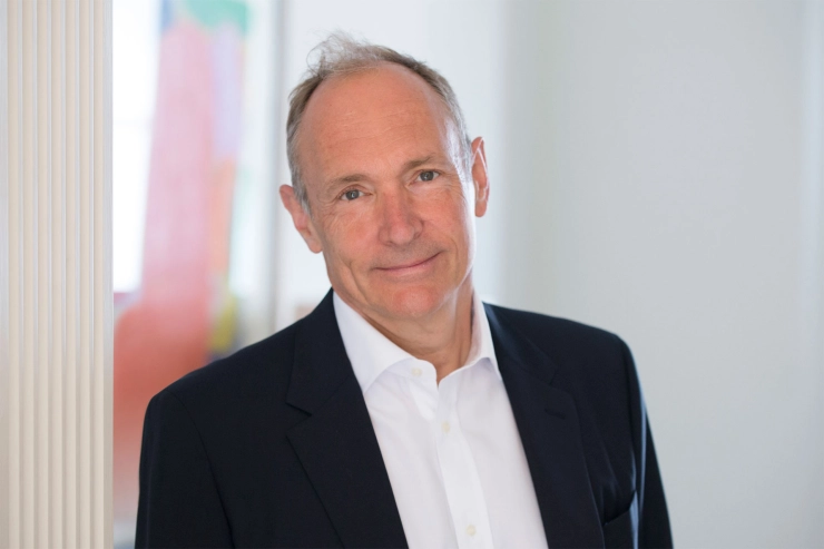 Tim Berners-Lee: met Solid maken gebruikers online weer de dienst uit