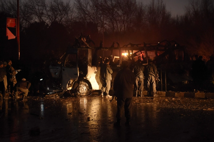 Taliban valt bus tv-station aan: zeven doden
