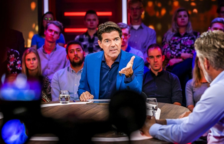 AD-recensent noemt Huys’ onvermogen sorry te zeggen “ironie ten top”