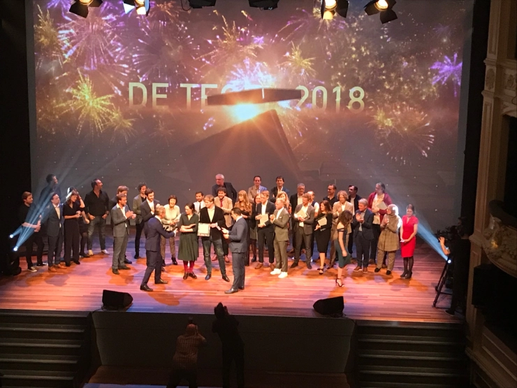 De Tegels: Drie keer de Volkskrant