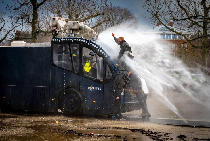 ‘Rechercheurs en wijkagenten die worden ingezet bij demonstraties moeten rechten van journalisten kennen’