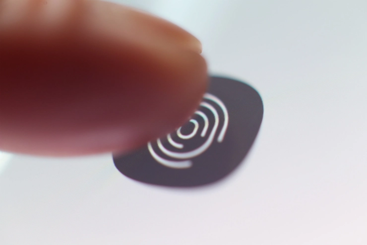Hoge Raad: met dwang laten ontgrendelen van een telefoon is toegestaan
