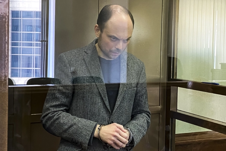 Kwart eeuw cel in strafkamp voor Russische journalist Vladimir Kara-Moerza