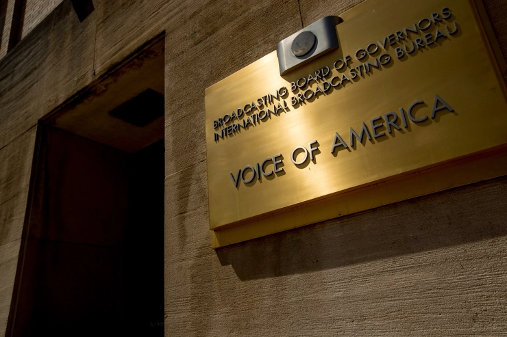 ‘Topman departement voor Amerikaanse publieke omroep bemoeide zich met redactionele inhoud’